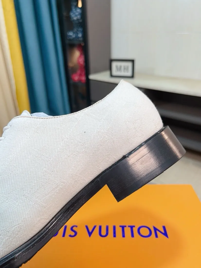 Ex-factory price 720🌹🌹High version [LV] Louis Vuitton's popular casual leather shoes🎖Fashionable and elegant🎖🎖Material: Original imported open-edge beaded cowhide, washed cowhide leather lining, original open-molded rubber outsole, high-end and classy, ​​elegant quality, instantly transforming into a handsome man ❤❤Standard\nNumber: 38-44